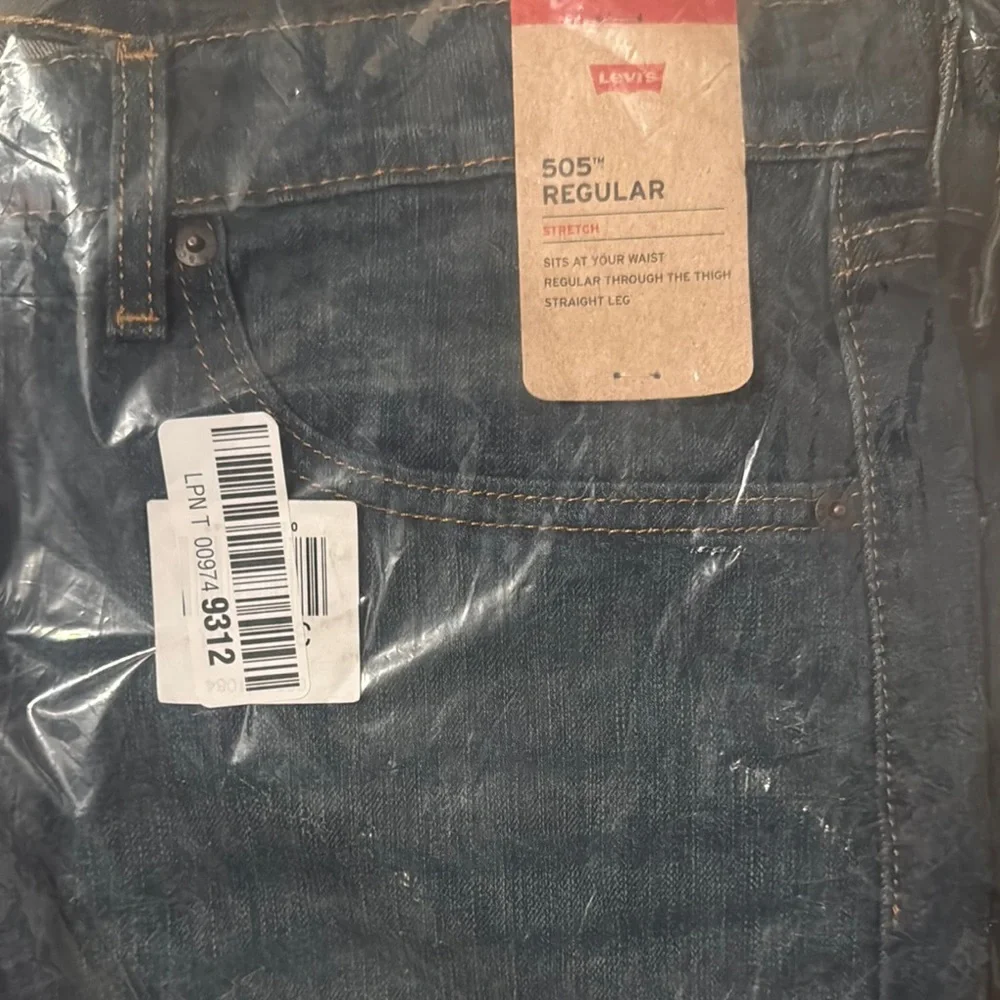 NWOT Levi's Men's 505 Regular Fit Jeans 36 x 34‎